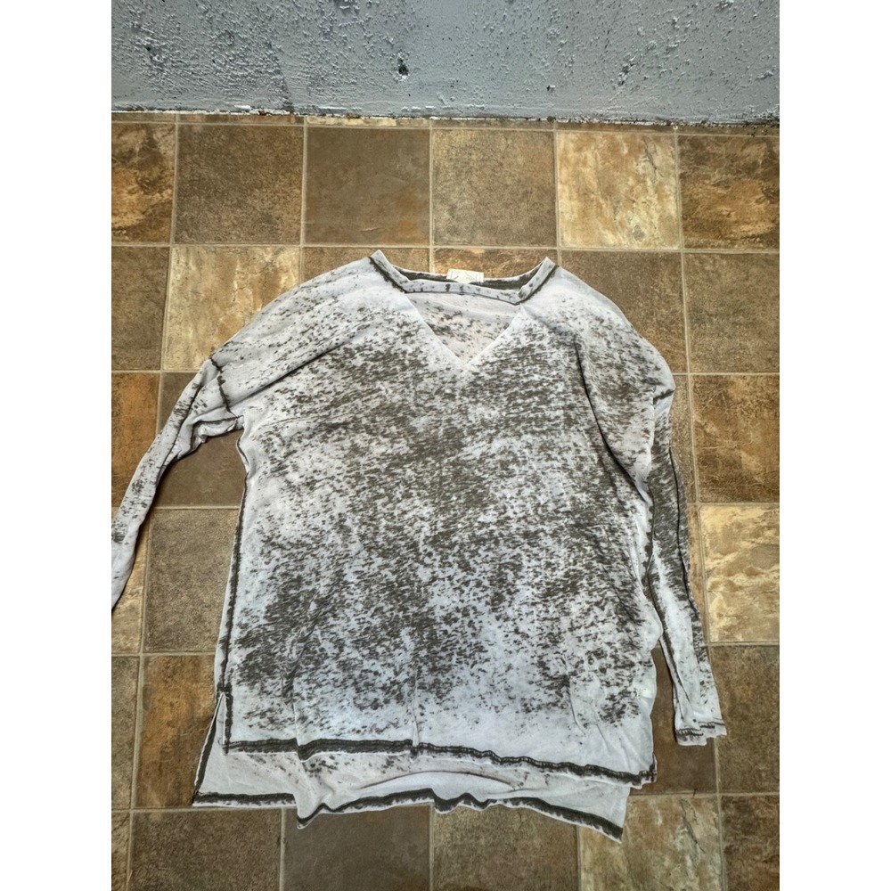 Peach Love California Burnout V-Neck Top Large Olive White Long Sleeve1